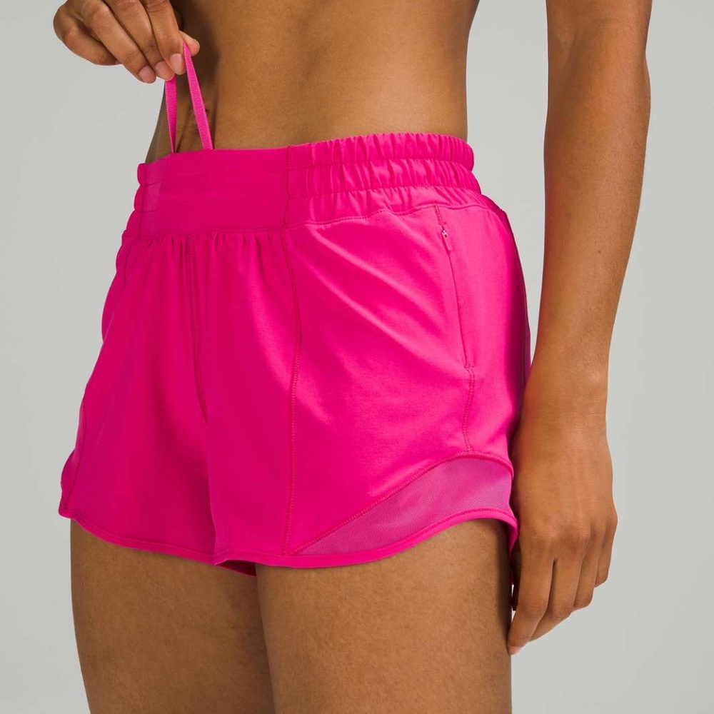 lululemon low rise 4” hotty hots